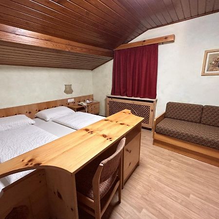 Hotel Roter Adler Caldaro Esterno foto