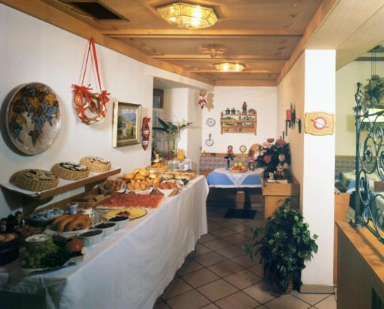 Hotel Roter Adler Caldaro Esterno foto
