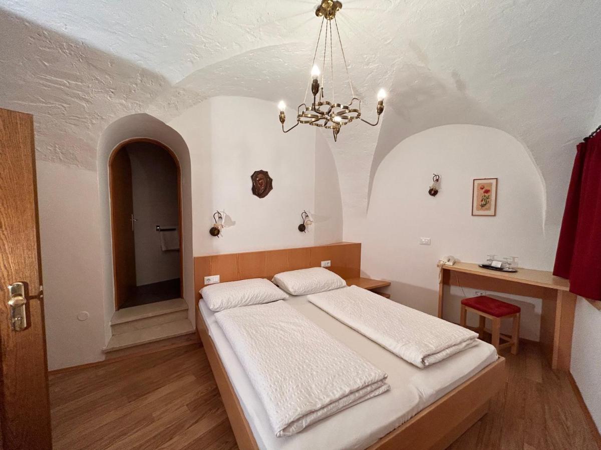 Hotel Roter Adler Caldaro Esterno foto